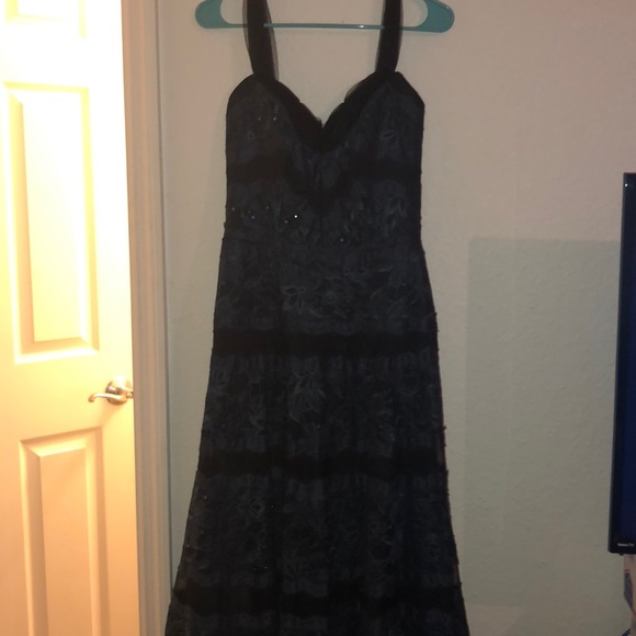 Designer gown - Picture 1 of 3